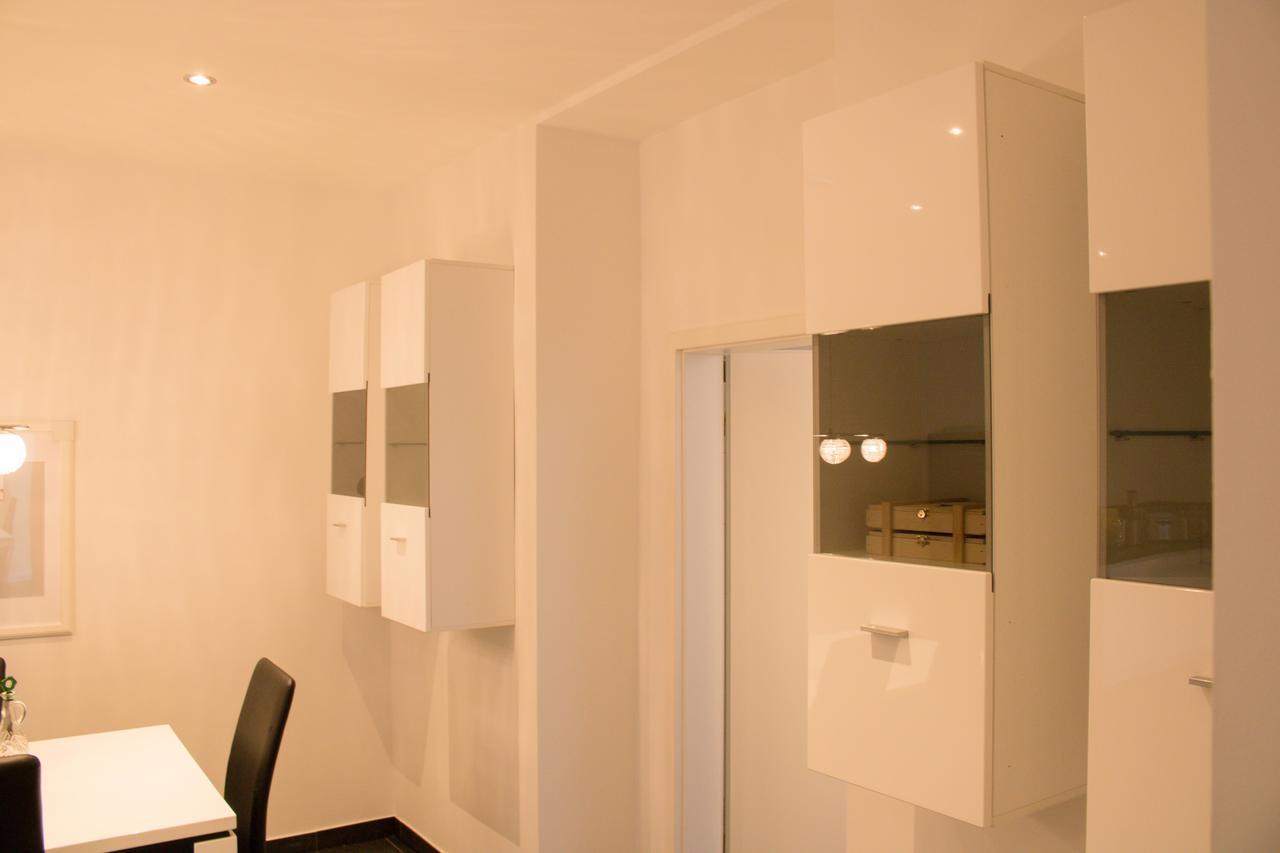 White Lofty Und White Studio Düsseldorf Exterior foto